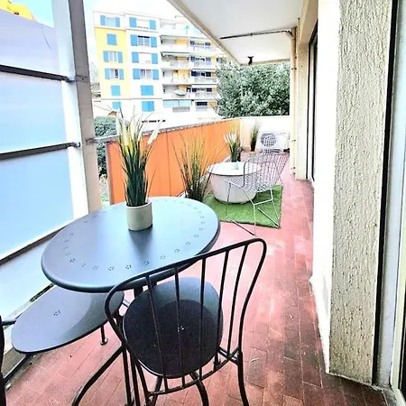 2 Pieces Lumineux, Proche Plage, Parking, Clim, Hippodrome